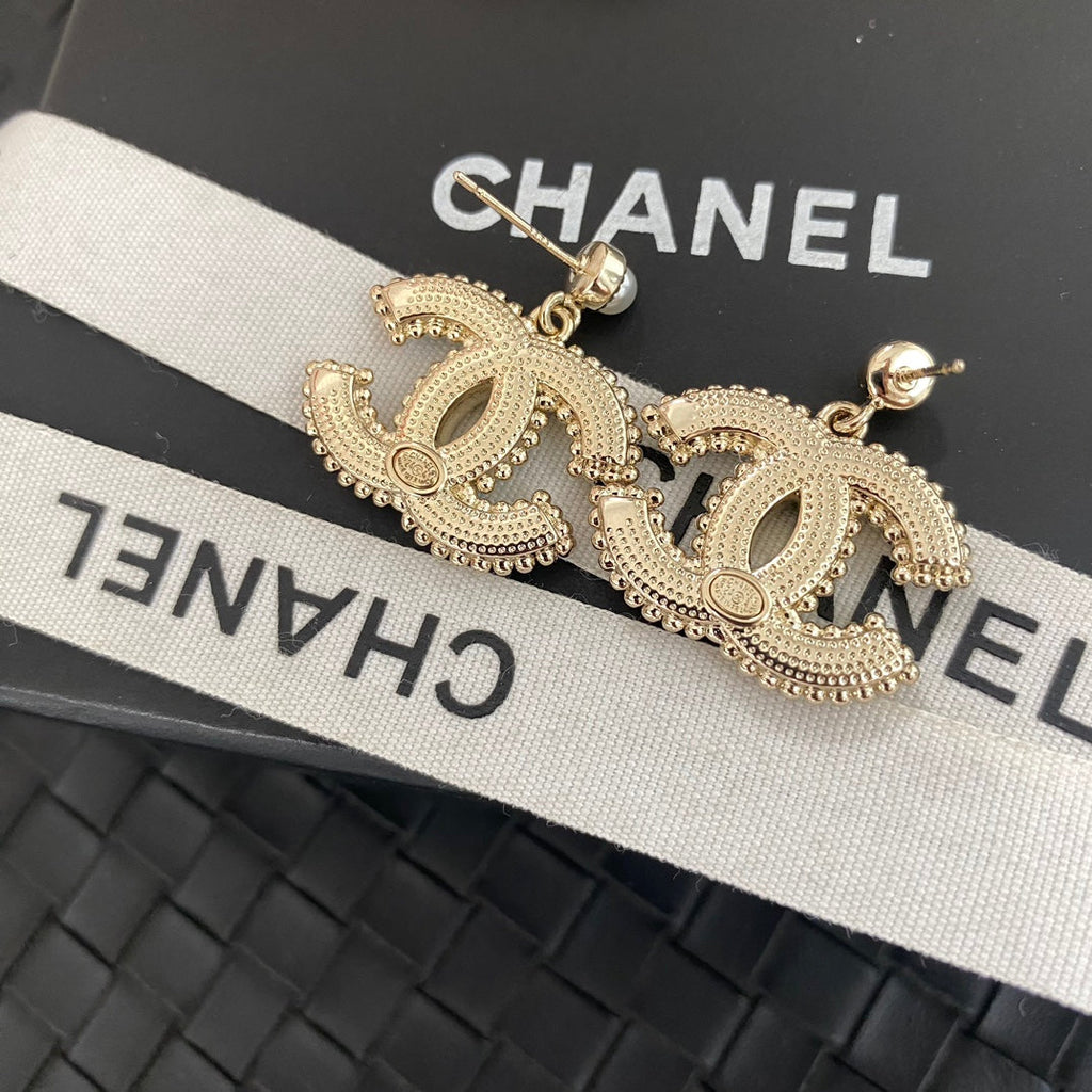 Metal Logo Pearl Earrings